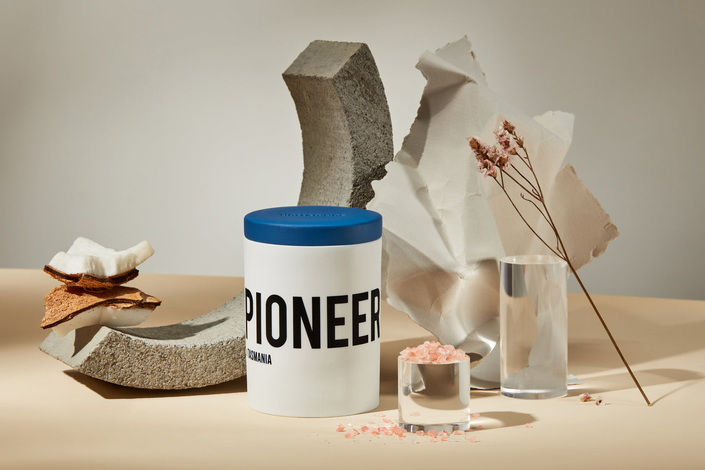 Pioneer luxury scented candle sea salt coconut
