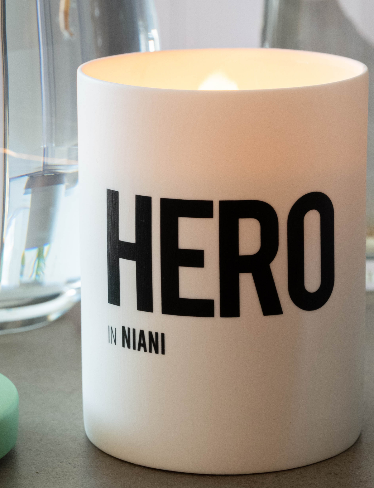 HERO in Niani - Amber & Patchouli candle