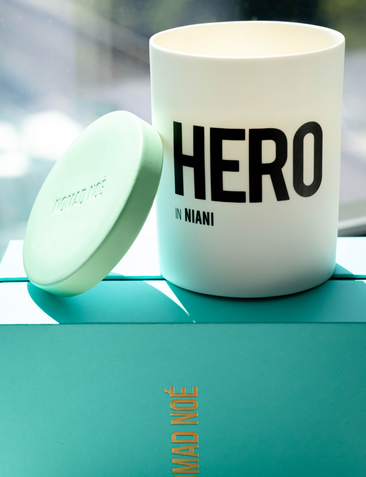HERO in Niani - Amber & Patchouli candle